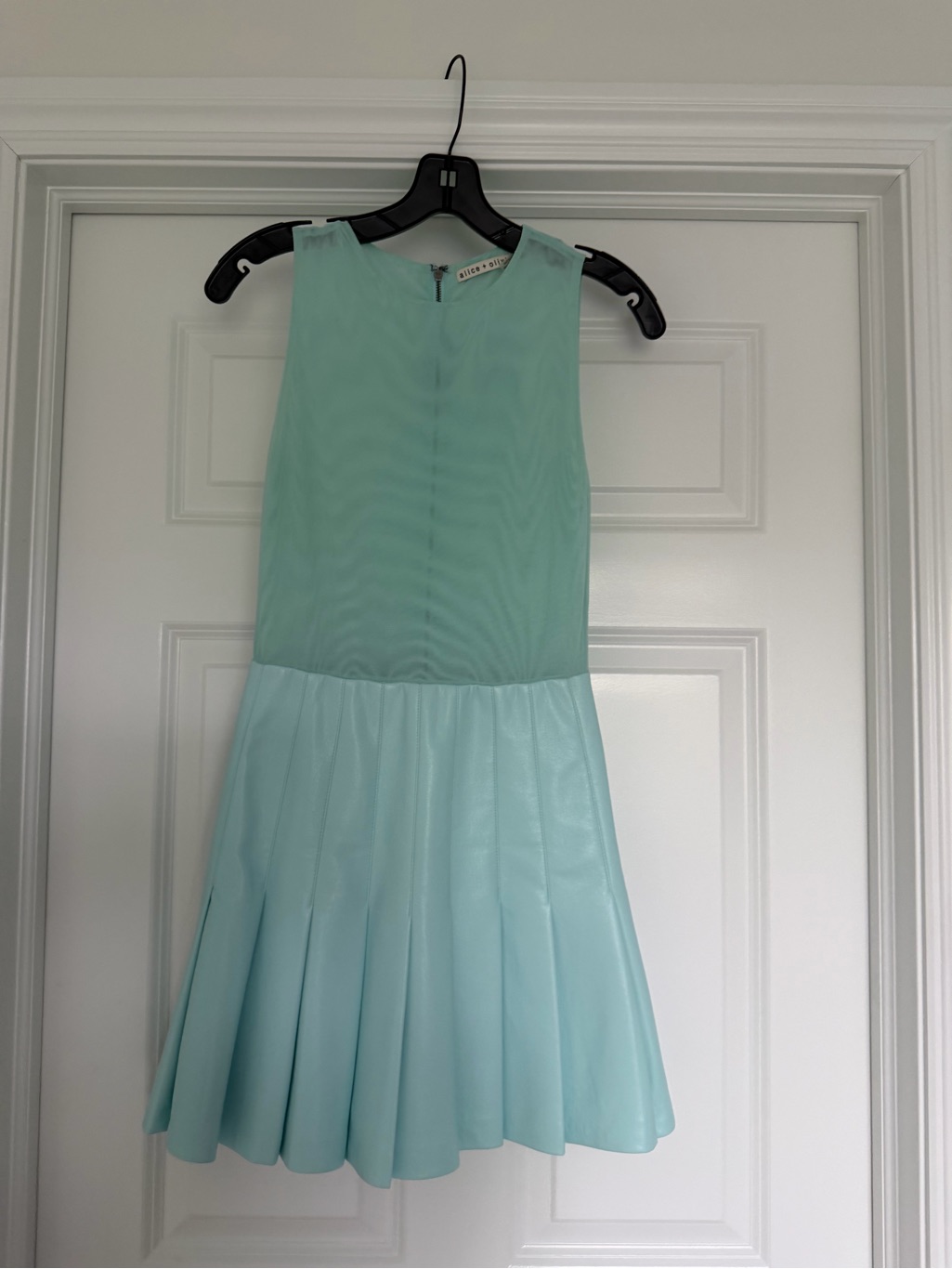 Alice + Olivia Mint Sleeveless Fit-And-Flare Dress